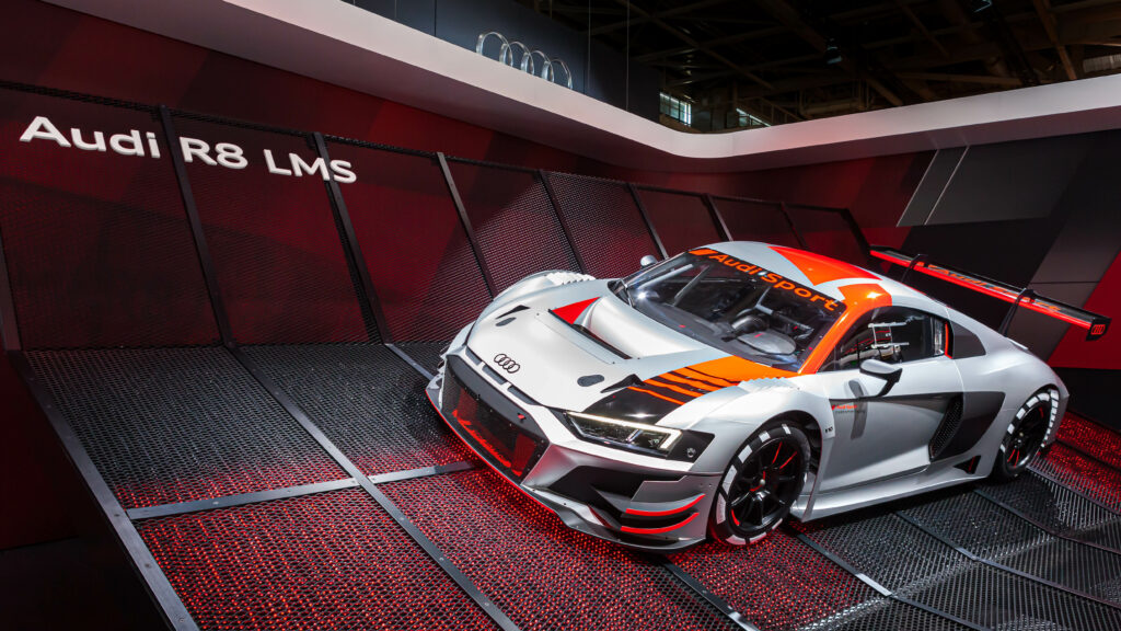 Audi R8 LMS GT3 on cars of the legend