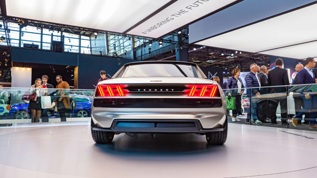 Peugeot e-Legend présenter au mondial de l'auto de Paris 