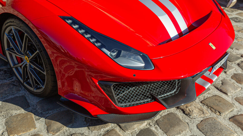 système S-Duct Ferrari 488 Pista avec les infos et photo sur la Ferrari 488 Pista sur cars of the legend