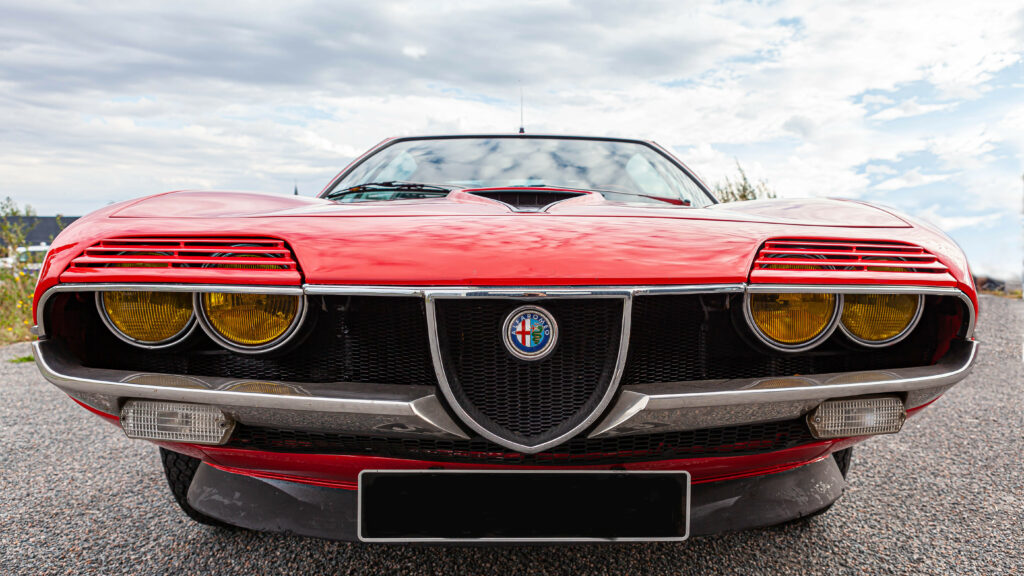 Alfa Romeo Montreal