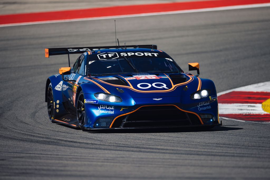 Aston Martin au grand prix avec Heart of Racing ont mis la Vantage sur la tribune au Grand Prix de Long Beach