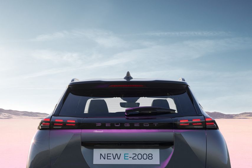 NOUVEAU PEUGEOT 2008, le SUV impertinent et agile