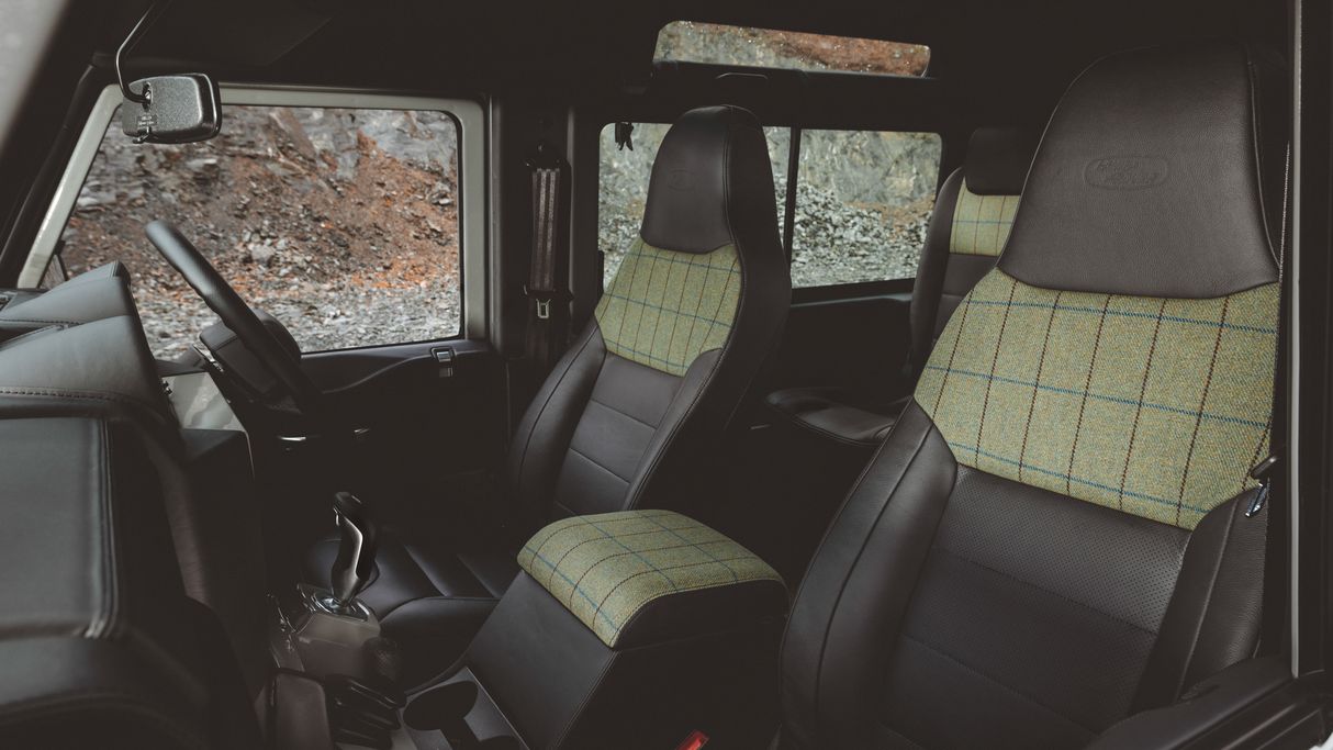 LAND ROVER CLASSIC Présente le CLASSIC DEFENDER WORKS V8 ISLAY EDITION