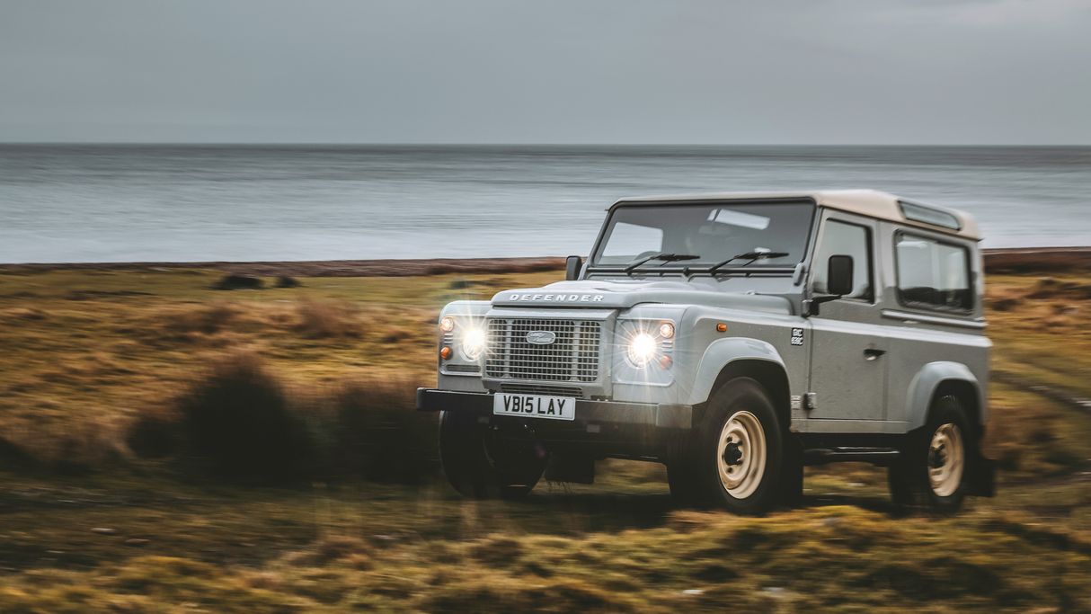 LAND ROVER CLASSIC Présente le CLASSIC DEFENDER WORKS V8 ISLAY EDITION