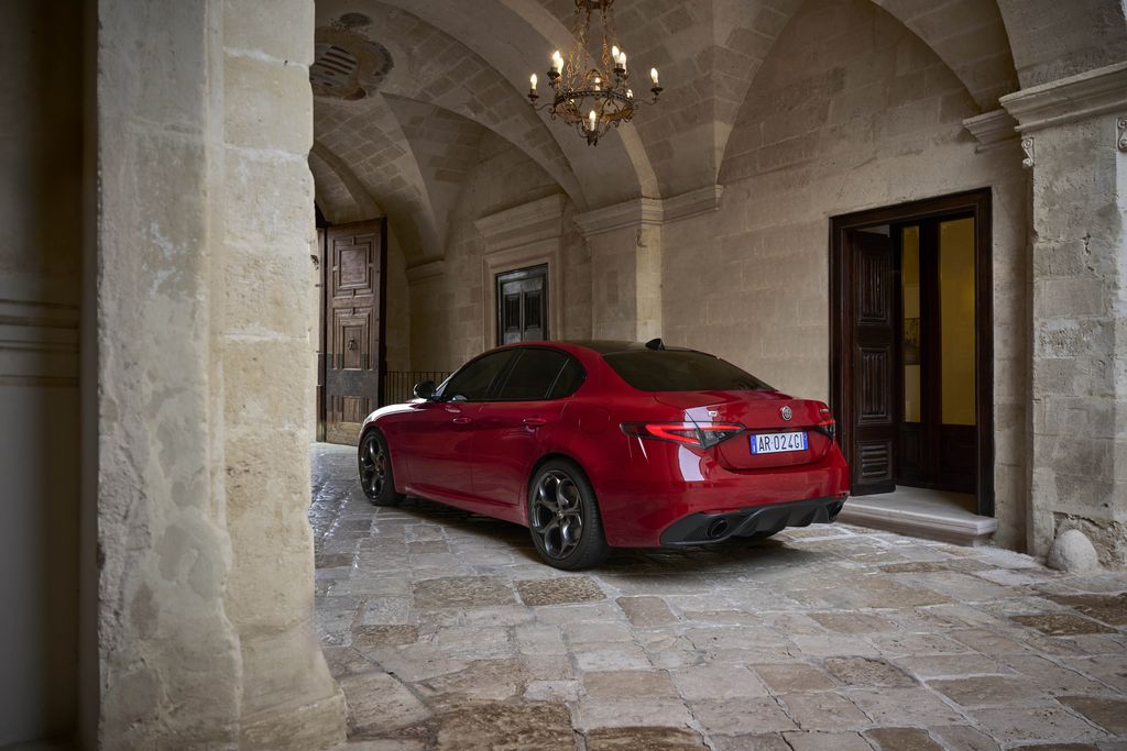 Giulia Tributo Italiano Alfa Romeo présente sa première série spéciale mondiale