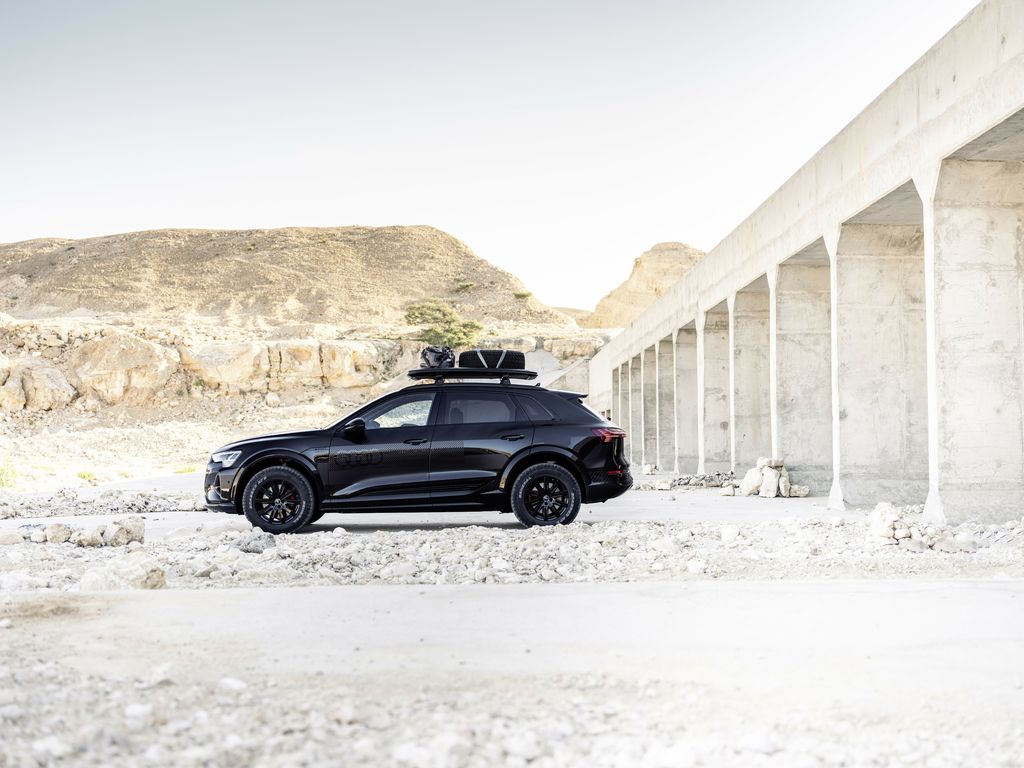 Audi Q8 e-tron edition Dakar