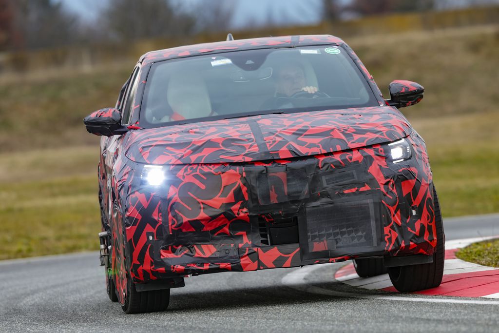 La nouvelle Alfa Romeo Milano prend vie au Centre d'essais de Balocco.