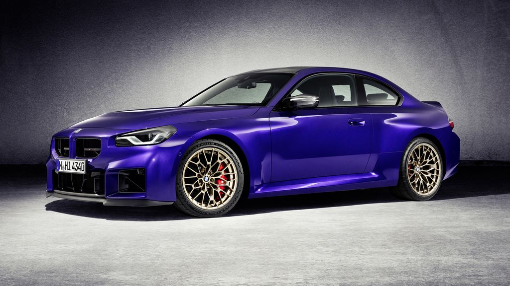 La nouvelle BMW M2 CS élève le plaisir de conduire à de nouveaux sommets dans le segment haut de gamme des voitures de sport compactes à hautes performances. Nouvelle BMW M2 CS