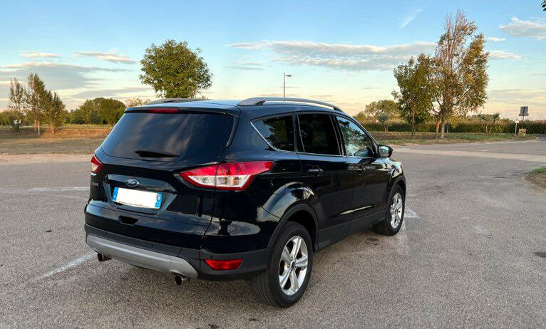 FORD KUGA 2.0TDCI 140 TITANIUM