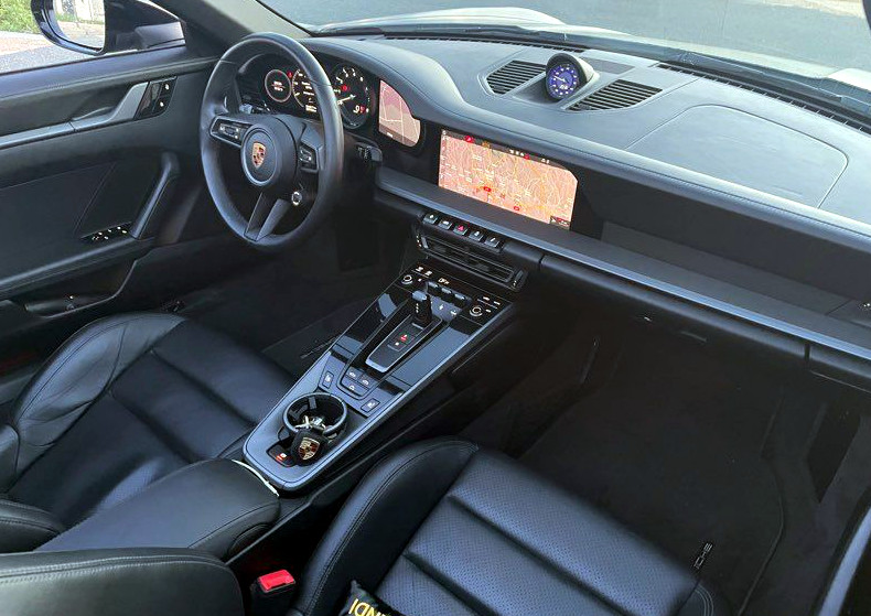 Porsche 911 992 Carrera 4S cabriolet