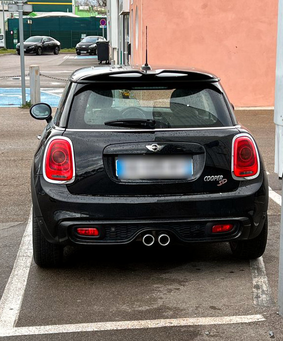 Mini Cooper SD red chili