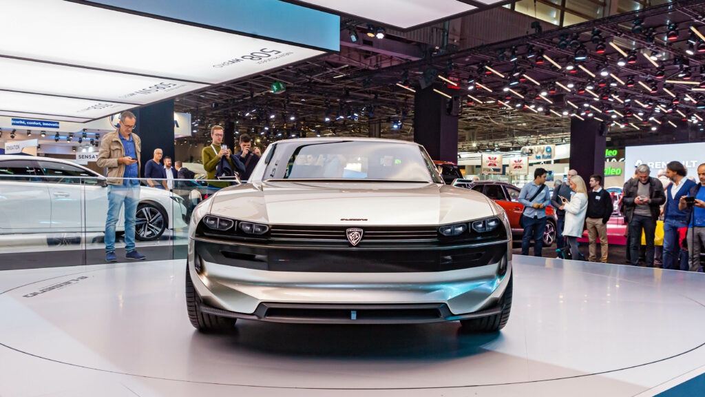 Peugeot e-Legend concept car électrique présenter au salon de l'auto de paris 