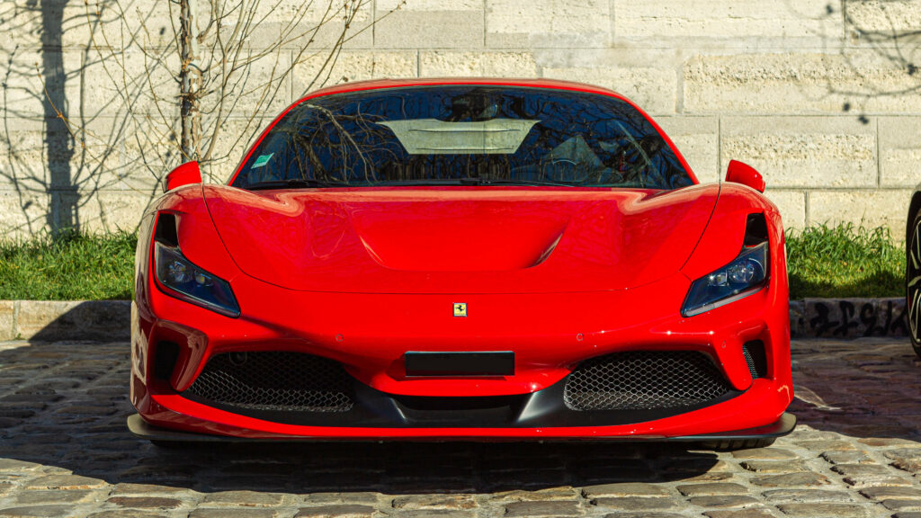 Ferrari F8 tributo sur cars of the legend