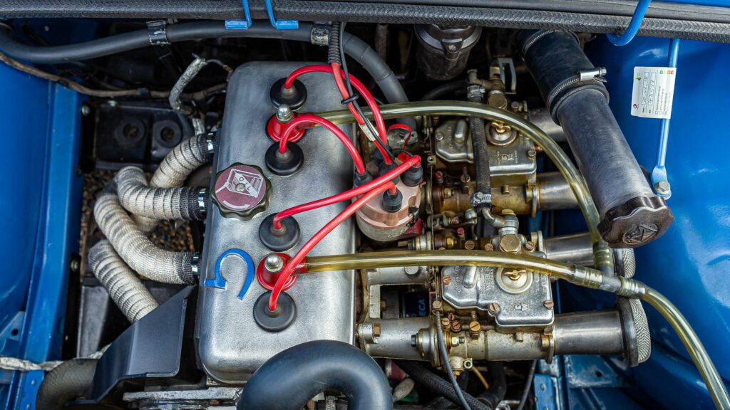 moteur Renault 8 Gordini en photo sur cars of the legend